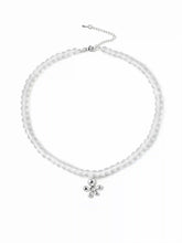 FLOWER PENDANT BEADED NECKLACE