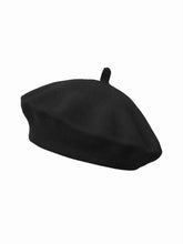 KNITTED BERET HAT