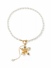 FLOWER & FAUX PEARL BEADED PENDANT NECKLACE