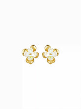 FLOWER STUD EARRINGS