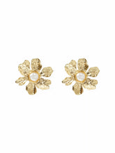 FAUX PEARL DECOR FLOWER EARRINGS
