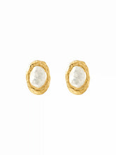 FAUX PEARL TEXTURED METAL STUD EARRINGS