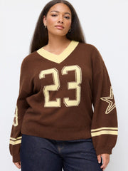 Sudadera de punto de cuello en V con rayas gráficas y bordado contrastante, talla plus