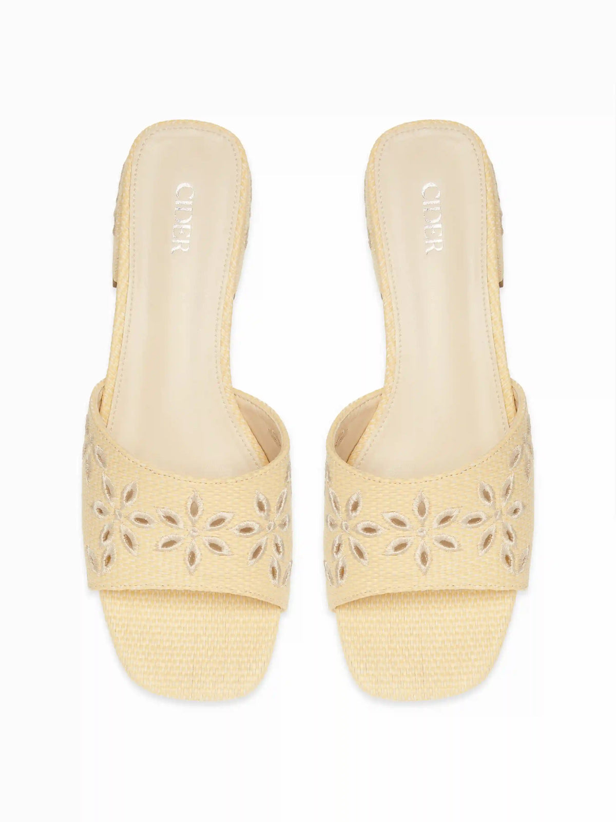 FLOWER CHUNKY HEELED SANDALS