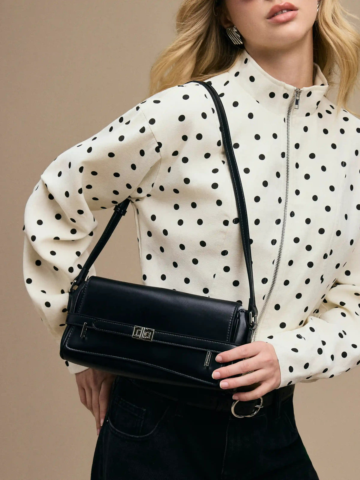 SQUARE BUCKLE SHOULDER BAG