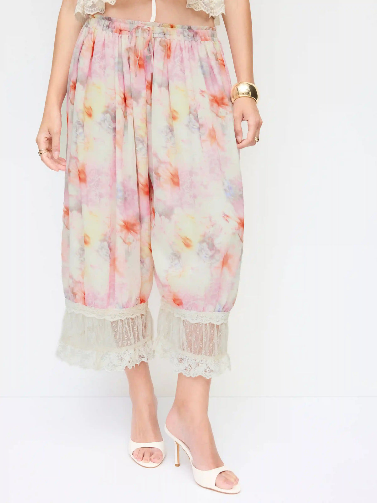 Chiffon Mid-Rise Abstract Print Lace Trim Bloomer Cropped Trousers