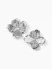 PLEATED FLOWER STUD EARRINGS
