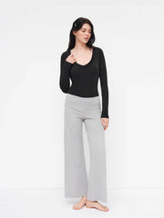 Built-in Bra V-neck Lounge Top