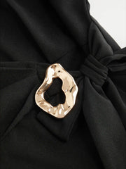 Twist Knot Short Sleeve Metal Detail Tee Curve & Plus