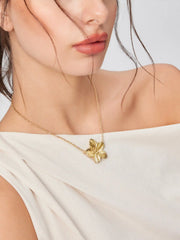 FLORAL PENDANT NECKLACE