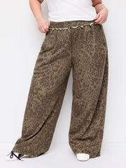 Cotton-blend Mid Rise Leopard Lettuce Trim Wide Leg Trousers Curve & Plus