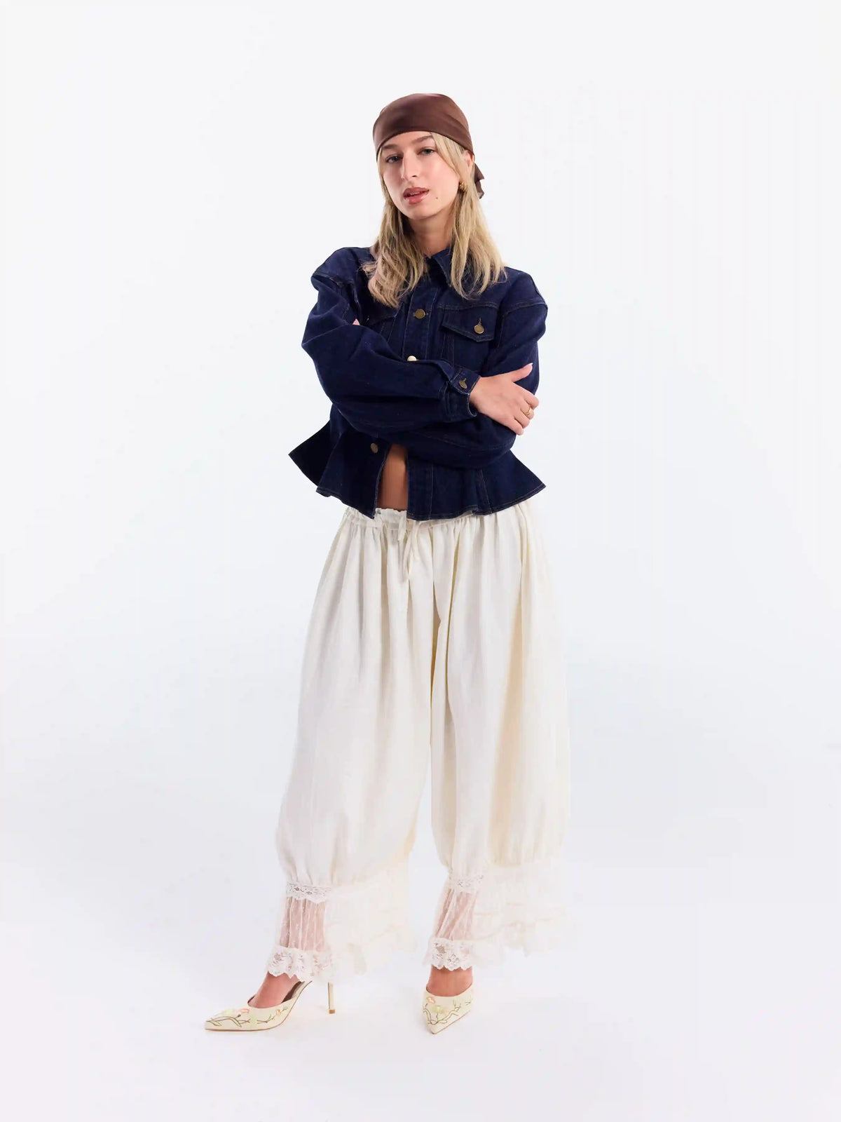 Mid Rise Lace Patched Drawstring Cropped Bloomer Pants