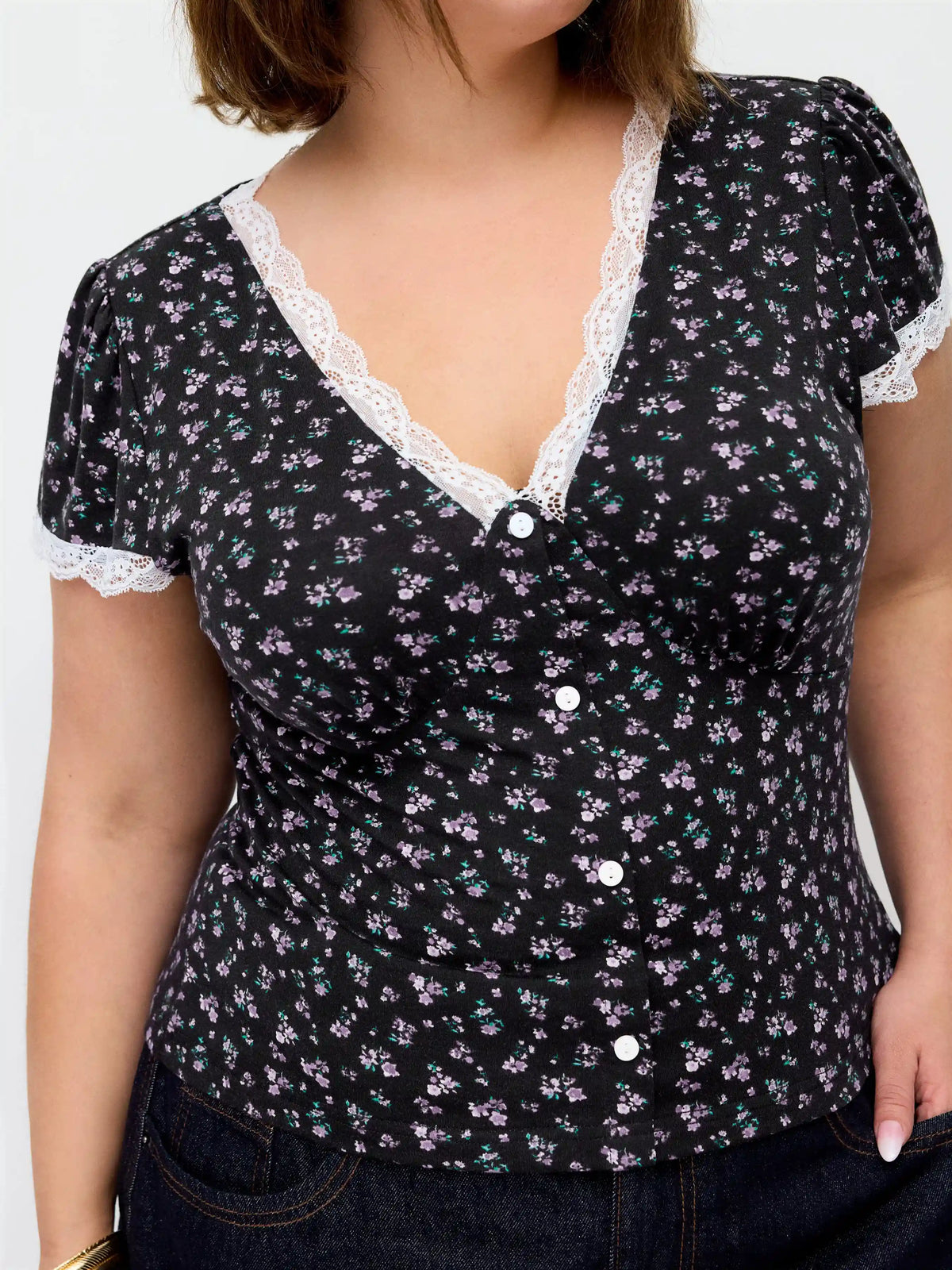 Ditsy Floral V-Neck Contrasting Lace Puff Sleeve Top Curve & Plus