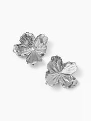PLEATED FLOWER STUD EARRINGS