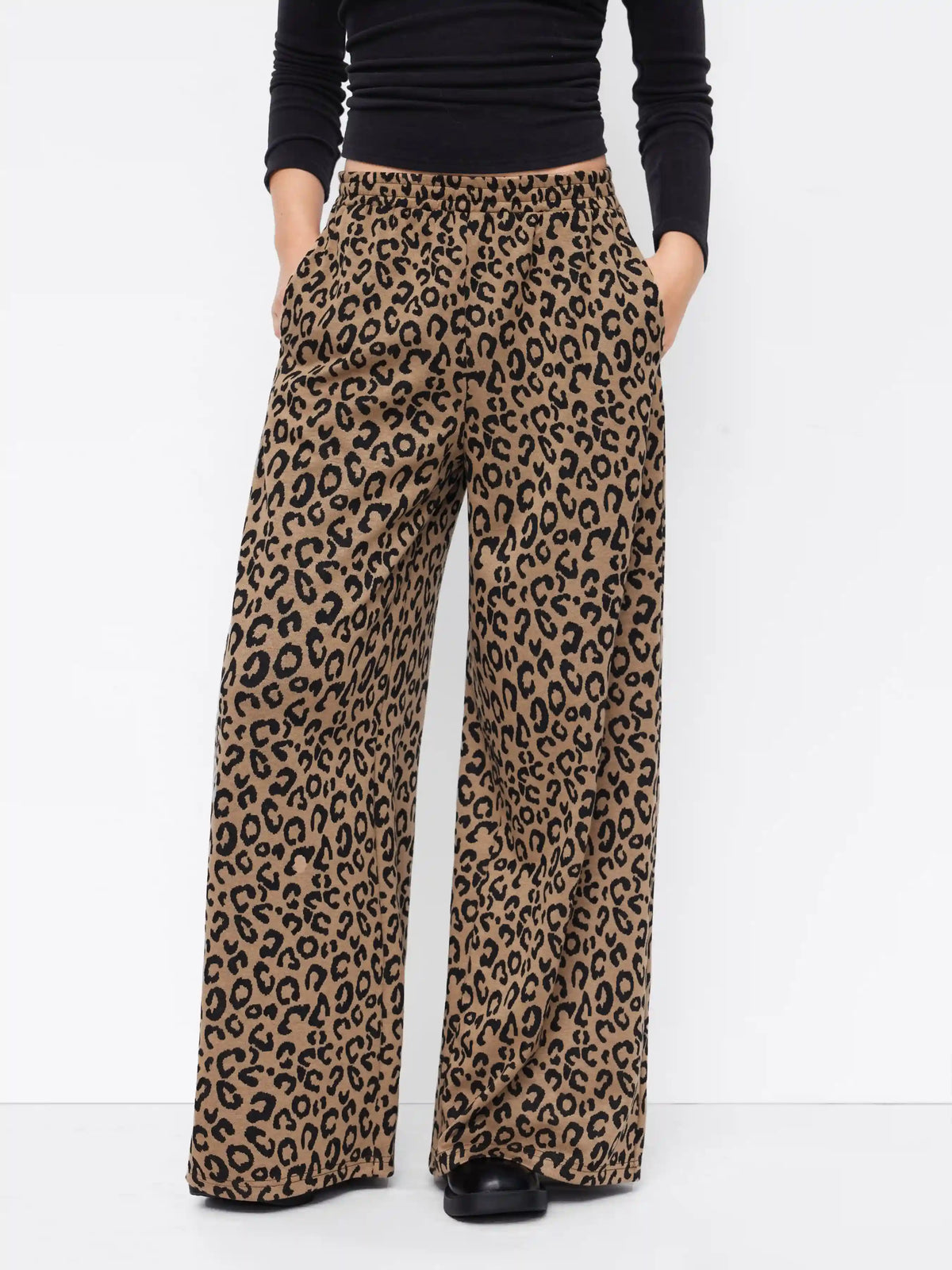 Mid Rise Leopard Print Elastic Waist Wide Leg Trousers