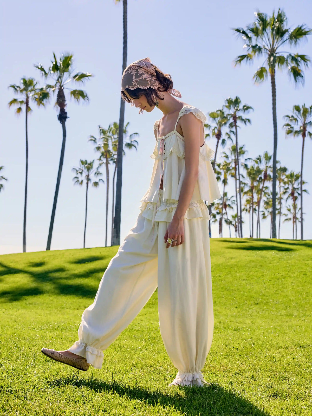 Textured Mid Rise Lace Panel Ruffle Drawstring Bloomer Trousers
