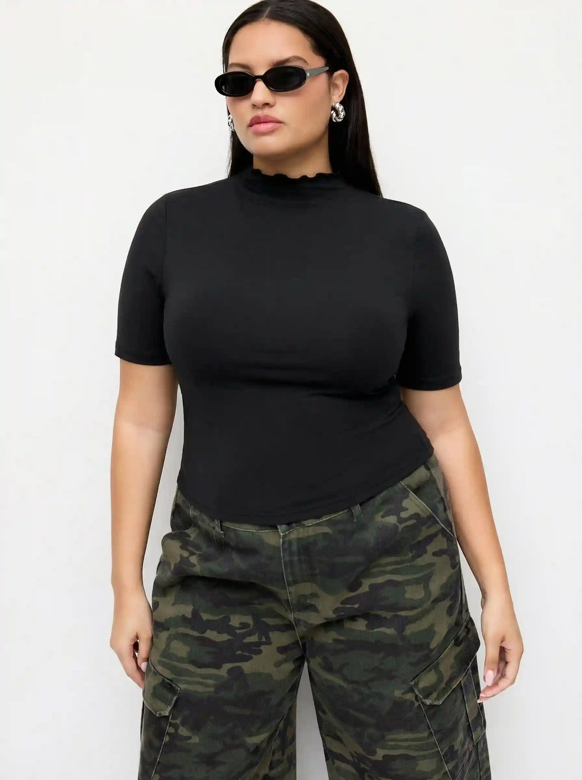 Stand Collar Lettuce Trim Ruched Mid-length Sleeve Tee Curve & Plus