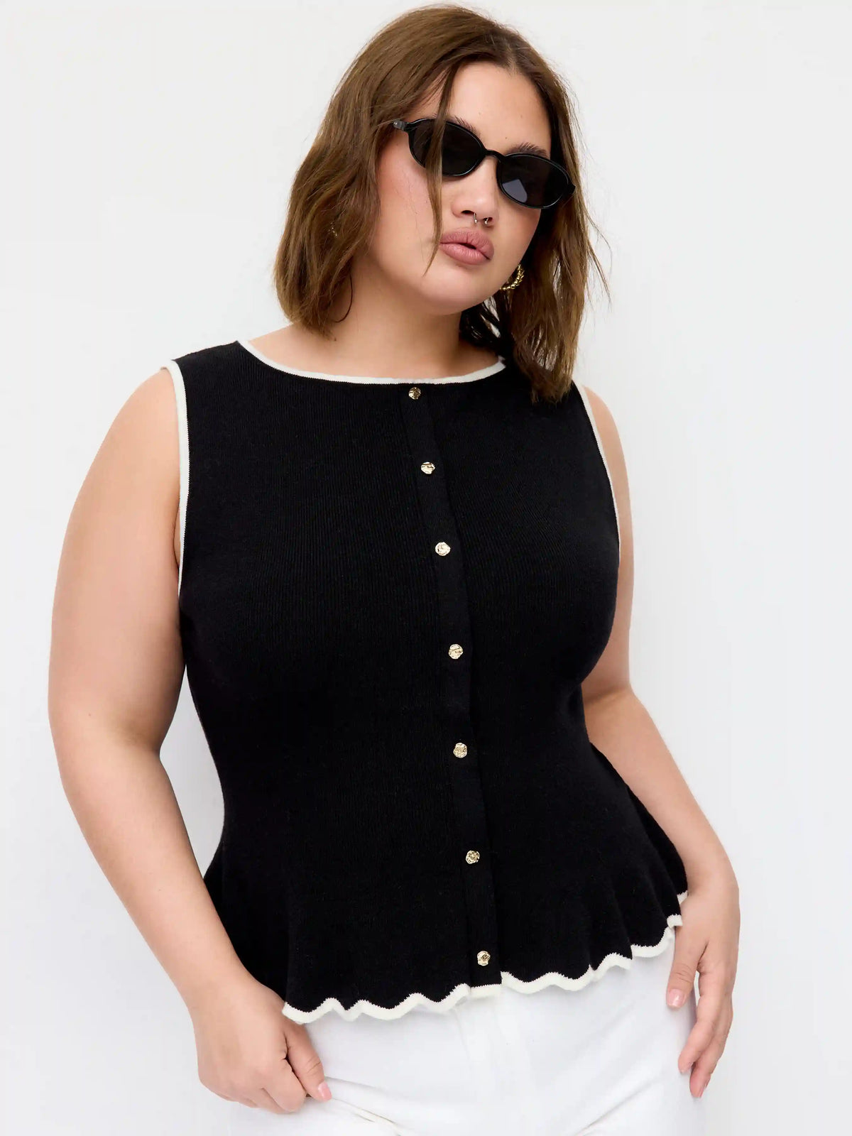 Knit Boat Neck Contrast Trim Ruffled Hem Metal Button Vest Curve & Plus