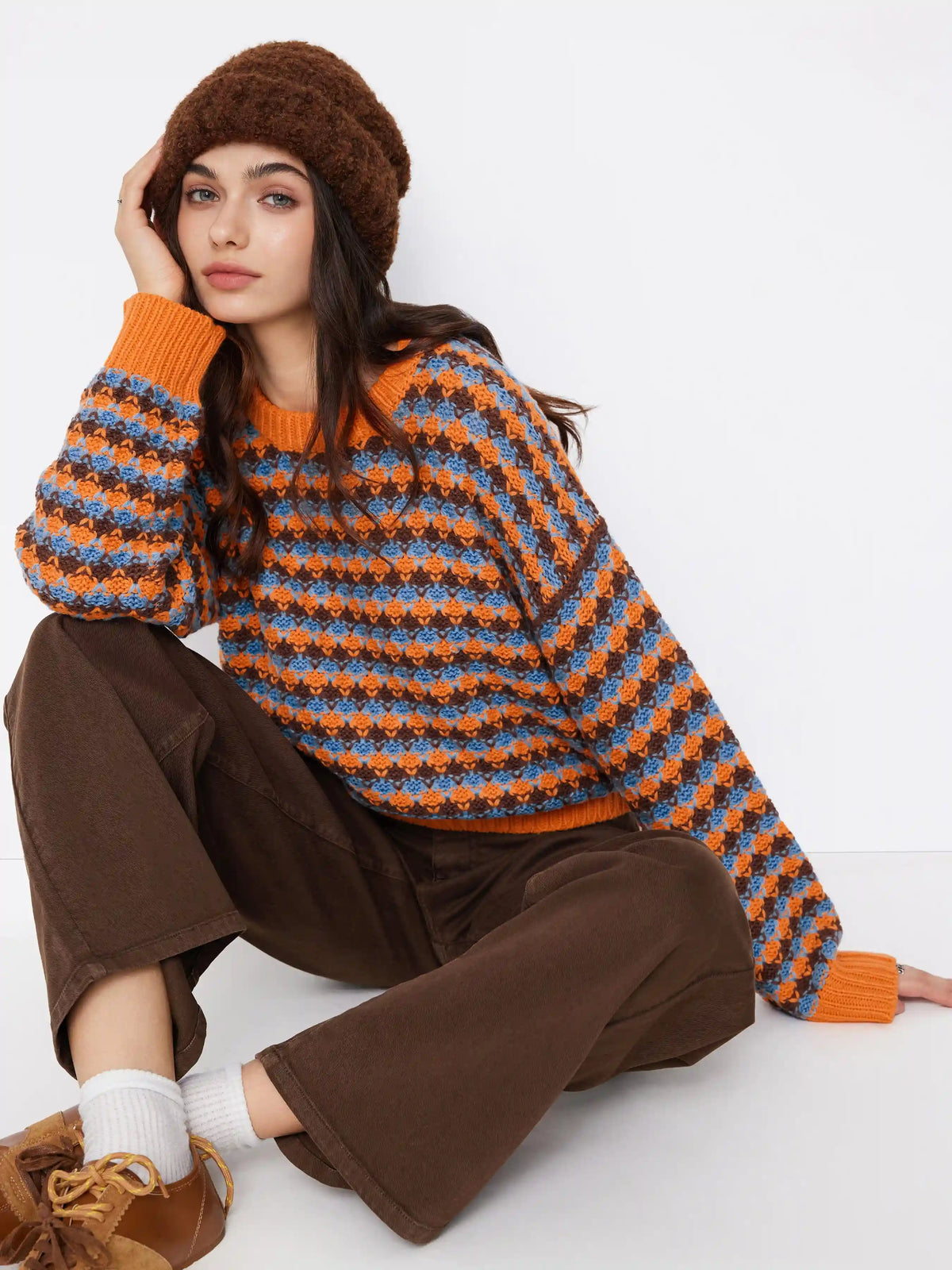 Knit Geometric Contrasting Binding Oversized Top