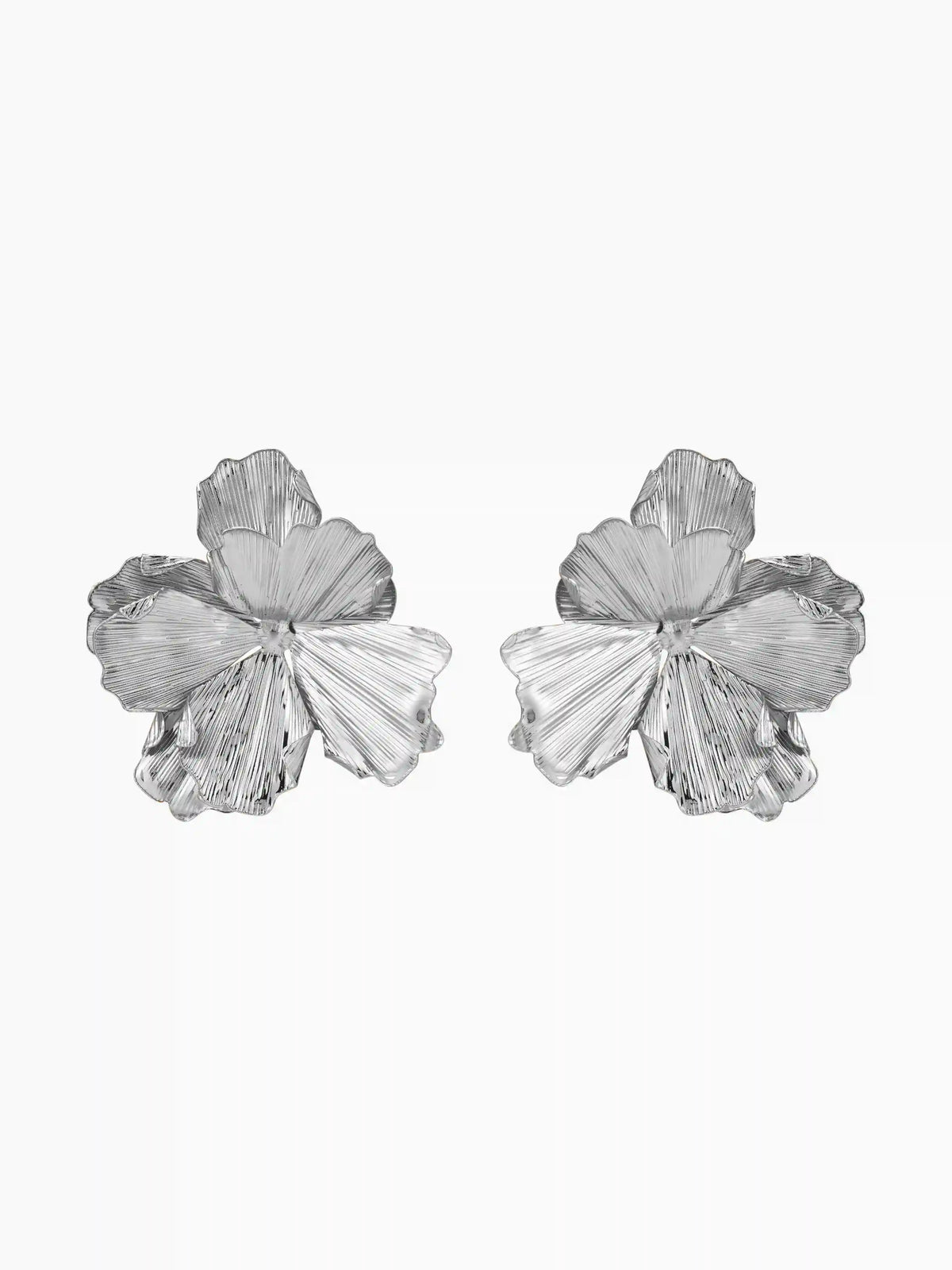 PLEATED FLOWER STUD EARRINGS