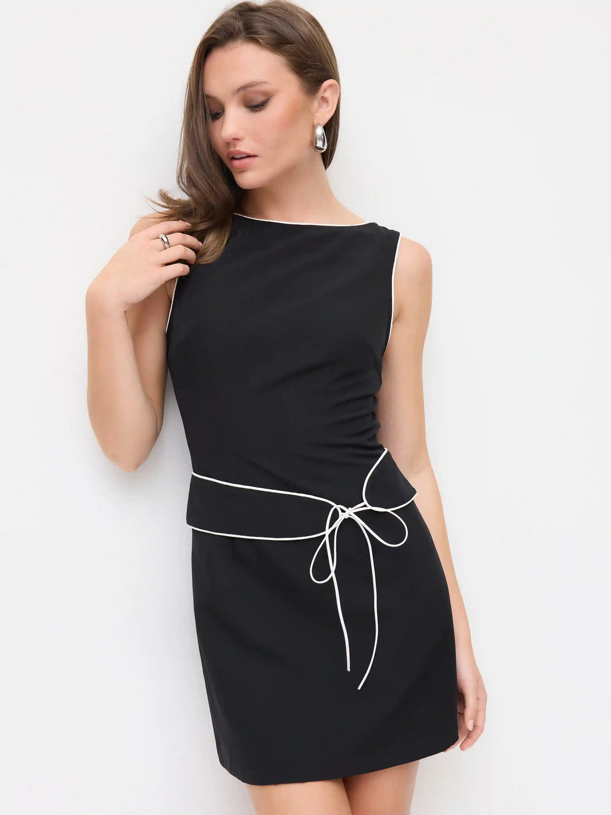 Boat Neck Contrasting Binding Knotted A-line Mini Dress