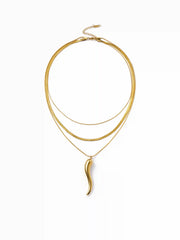 HORN-SHAPED PENDANT LAYERED NECKLACE